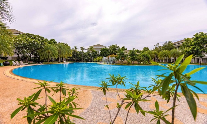 Khao Takiab Casa | 4 Bedroom Townhouse in Great Location! (BSS)
