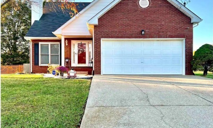 Clarksville Casa | 4-bedroom vacation home 16 minutes from Austin Peay State University