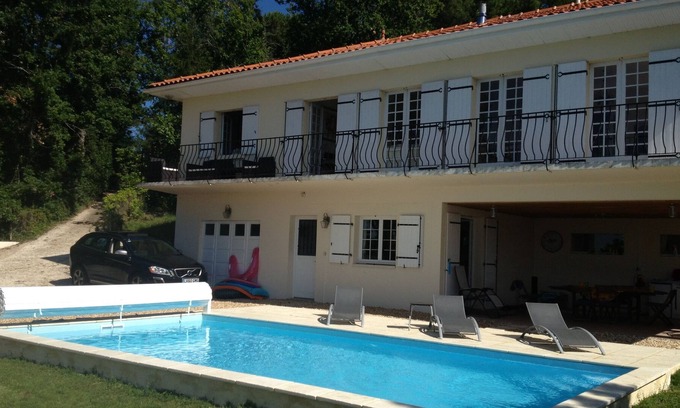 Bonnes Casa | Villa de 4 dormitorios con piscina privada y vistas impresionantes al río Dronne.