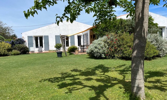Ile d'Yeu Casa | 4-bedroom villa, 3* furnished tourist accommodation, on landscaped garden 100m from the beach
