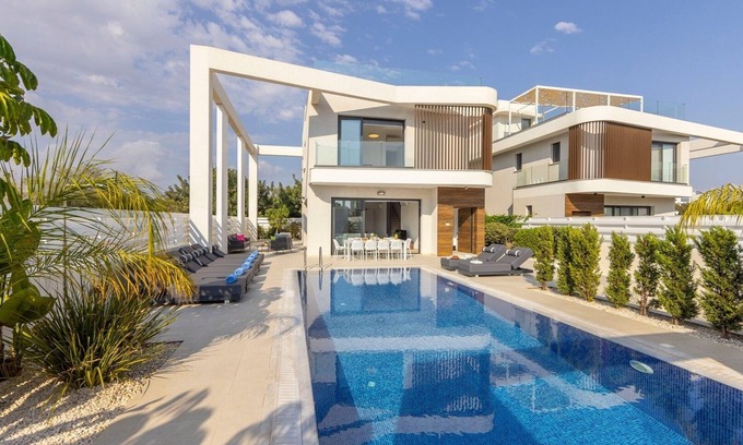 Ayia Napa Villa | 4 bedroom villa In Nissi beach