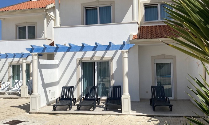 Nazare Villa | Villa de 4 habitaciones en condominio privado con piscina