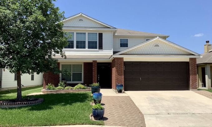 Wetmore Casa | 4 Bedroom with Downstairs Bedroom and Full Bath