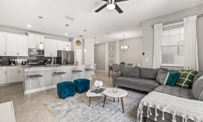 Kissimmee Casa | 4 Bedrooms/3 Bathrooms/Storey Lake (4831DS)
