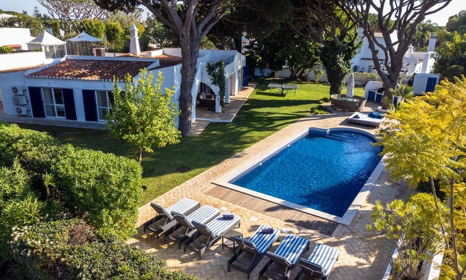 Vale do Lobo Villa | 4 Bedrooms all en-suite, magnificent garden and pool area