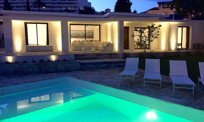 Torreblanca Villa | 4 camas y 4 baños, a 150 metros de la playa, piscina privada, barbacoa