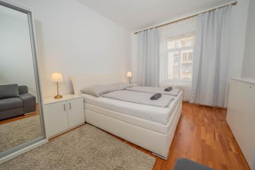 Vrsovice Apartamento | 4 Bob's Apartments - 3 bedrooms, King size beds