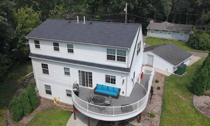 White Bear Lake Casa | 4 BR, 3 BA Family-Pet Friendly, Lake Country