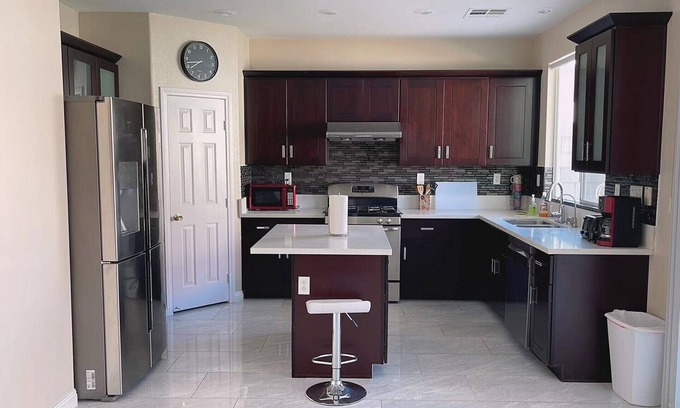 Rhodes Ranch Casa | 4 BR centrally located House - 10 Minutes From The Strip