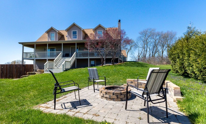 The Galena Territory Casa | 4 BR. Hot Tub. Pet Friendly. May Discounts!