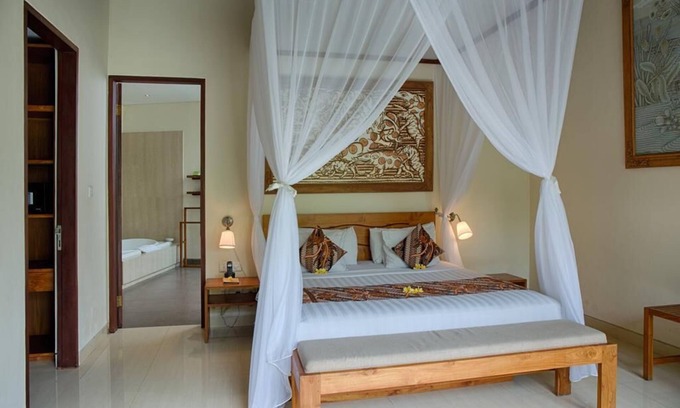 Kedewatan Villa | 4 BR Royal Private Vila Nice Paddies Ver
