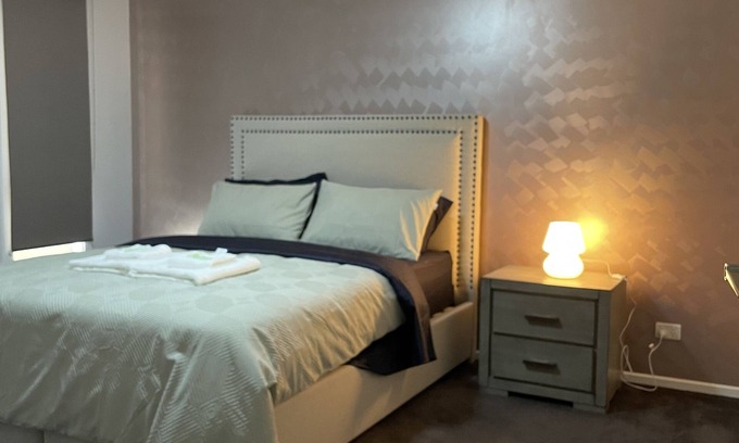 Tarneit Casa | 4 BRM House Free WiFi Parking in Riverdale-Tarneit