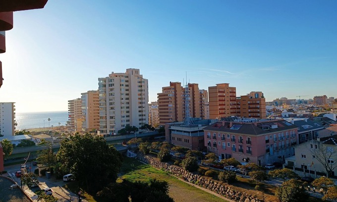 Torreblanca Condominio | 4 Dormitorios, 8 personas, Piscinas, Jardines, Estacionamiento, Playa