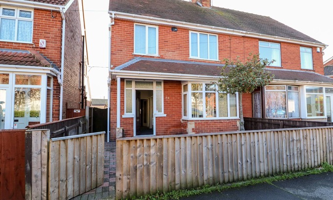 Skegness Casa | 4 DOROTHY AVENUE, pet friendly, country holiday cottage in Skegness