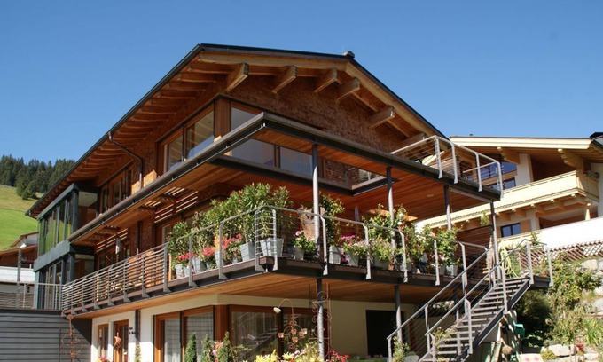 Lech am Arlberg Apartamento | **** 4 Edelweiß Apartment Omeshorn in Lech am Arlberg - House Dr Muxel