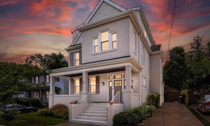 Del Ray Casa | 4 King Beds Peloton An Opulent Suite Xcape