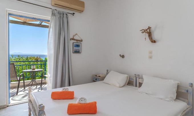 Kipri Casa | 4 Kypri Seaview Perasma Studio