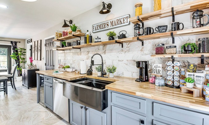 Church Street Cabaña | 4 Mi to Airport: Atlanta Home w/ Deck & Hot Tub
