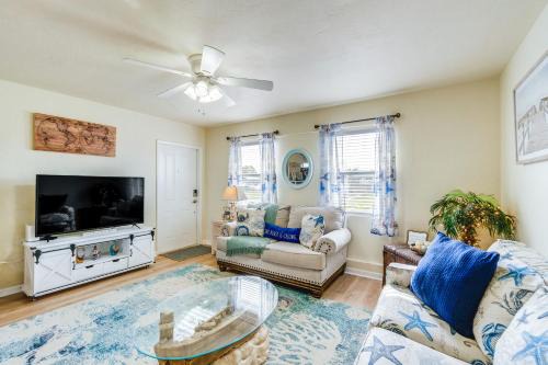 Port Charlotte Casa | 4 Mi to Beach Charming Port Charlotte Home!
