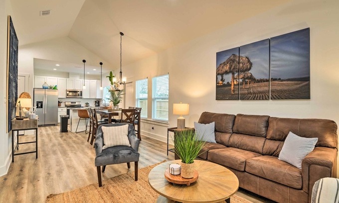 Rockport Casa | 4 Mi to Boat Ramp: Charming Rockport Home