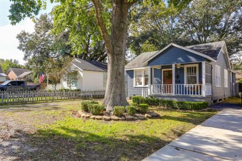 Mid City South Casa | 4 Mi to Dtwn Baton Rouge Bungalow with Private Yard