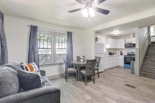 Wichita Casa | 4 Mi to Dtwn Charming Retreat in Wichita!