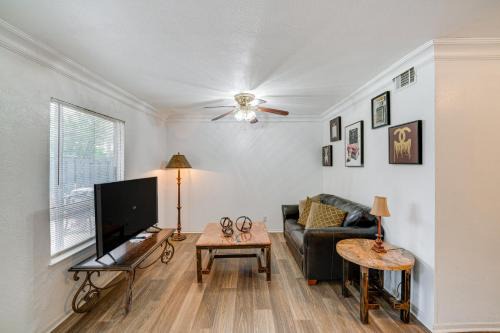 Knox - Henderson Apartamento | 4 Mi to Dtwn Dallas Condo with Pool Access!