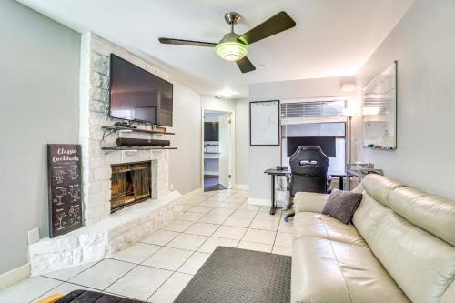 Parker Lane Apartamento | 4 Mi to Dtwn Gem with Pool Access and Patio in Austin