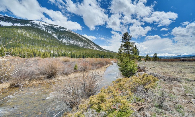 Leadville Casa | 4 Mi to Dtwn: Leadville Retreat w/ Hot Tub!