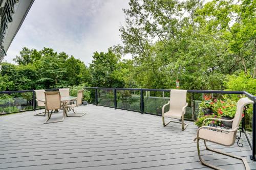 Lawrenceburg Casa | 4 Mi to Dtwn Ohio River Valley Home with Deck!