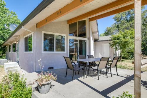 Granite Bay Casa | 4 Mi to Folsom Lake Modern Home with Patio!