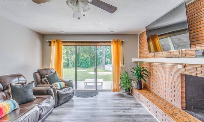 Loris Casa | 4 Mi to Loris Nature Park: Family Home w/Yard