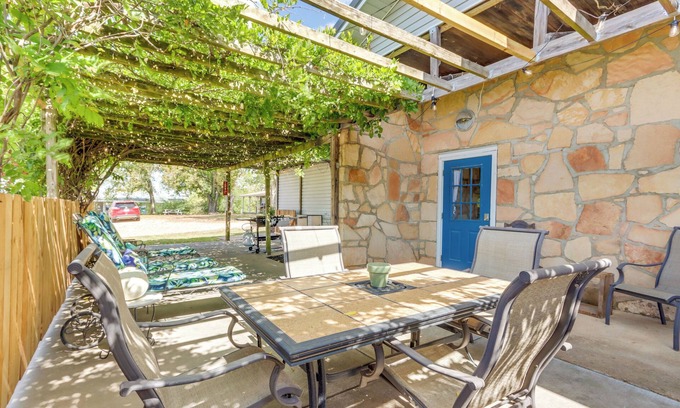 Hermitage Casa | 4 Mi to Pomme De Terre Lake: Large Home w/ Patio!