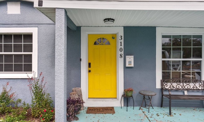 East Tampa Apartamento | 4 miles from Downtown Tampa B