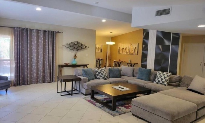 Paradise Casa | 4 miles to Strip/Big house with pool