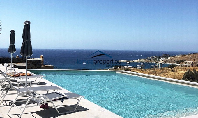 Koundouros Casa | 4 casas modernas con piscina y vista al mar, ideales para grupos grandes