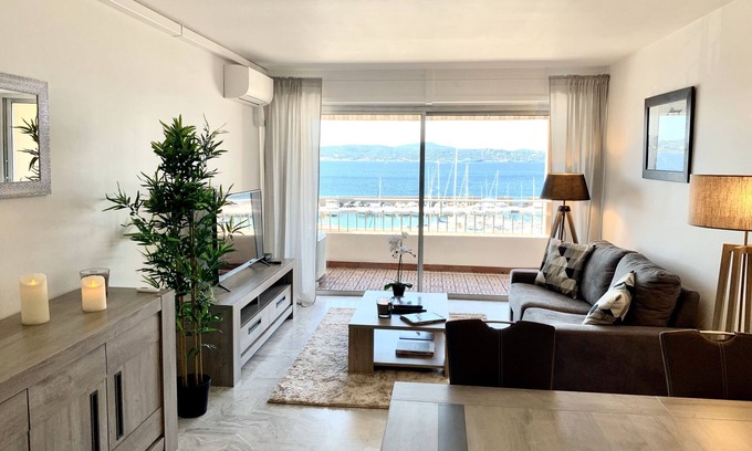 Sainte-Maxime City Centre Apartamento | 4-person apartment facing the sea 50m from the beach and town center