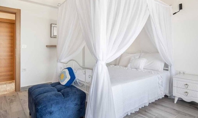Bogazici Apartamento | 4 Person, Apartment with Shared Pool - AWZ 255