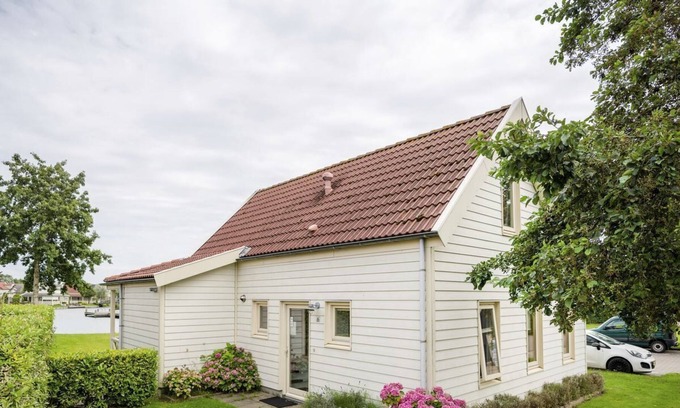 Municipality of Nissewaard Casa | 4-person bungalow - Widely accessible in the holiday park Landal Zuytland Buiten