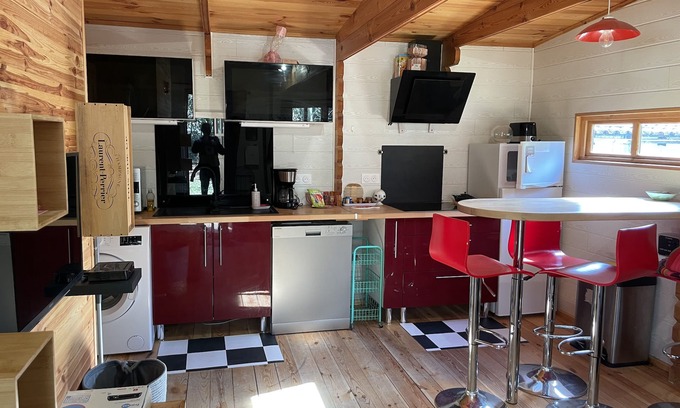 La Tremblade Chalet De Esquí | 4-person CHALET in a private wood 3 km from the beach