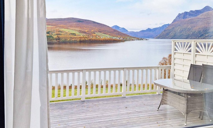 Lavangen Municipality Apartamento | 4 person holiday home in Tennevoll