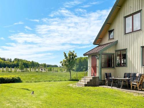 Fargelanda Casa | 4 person holiday home in FÄRGELANDA-By Traum