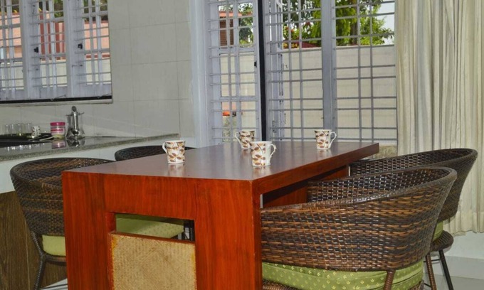 Madikeri Casa | HOGAR DE 4 HABITACIONES EN VISTA A RANGO (2 HABITACIONES A + B)