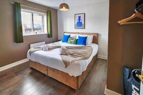 Tamworth Casa | 4 Spacious Bedrooms, En-Suites, Private Driveway, Tamworth Accommodation for Contractors and Families