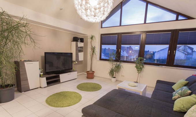 Hallerndorf Apartamento | Apartamento de 4 estrellas / aire acondicionado con cinco camas en el centro de Franconia