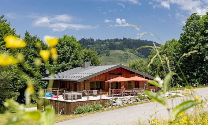 Habere-Poche Chalet De Esquí | Chalet de 4 estrellas entre lago y montaña, jacuzzi, sauna, frente a las pistas.