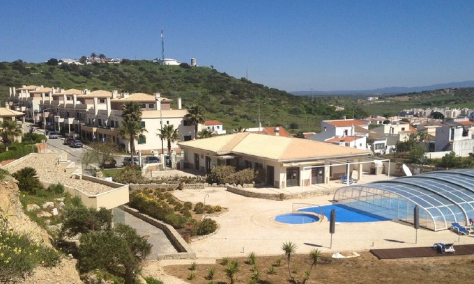 Burgau Apartamento | Lujo 2 Habitaciones / 2 Baños, A / C, Wifi Gratuito, Piscina, 5 Minutos a la Playa