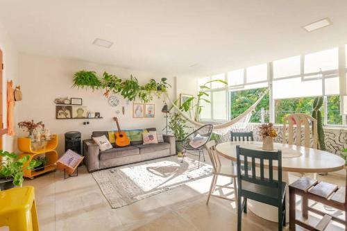 Rio Vermelho Apartamento | 4 suítes apto inteiro - Casa da Cacá