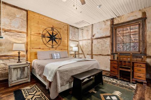 New Braunfels Casa | #4 The Judge's Chamber at Garrison in Gruene