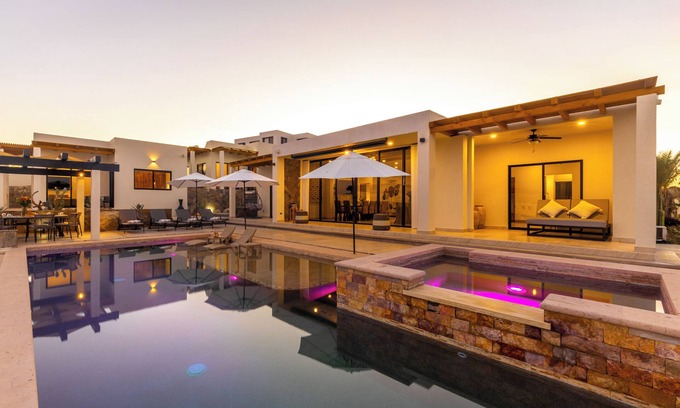 San Jose del Cabo Casa | 4-Villa Estate: Steps to Beach ~ 3Mi Flora Farms ~ 180° Ocean Views ~ Pool